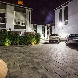 https://naam-apartment-frankfurt-hotel-city-airport.hotelsheidelberg.net